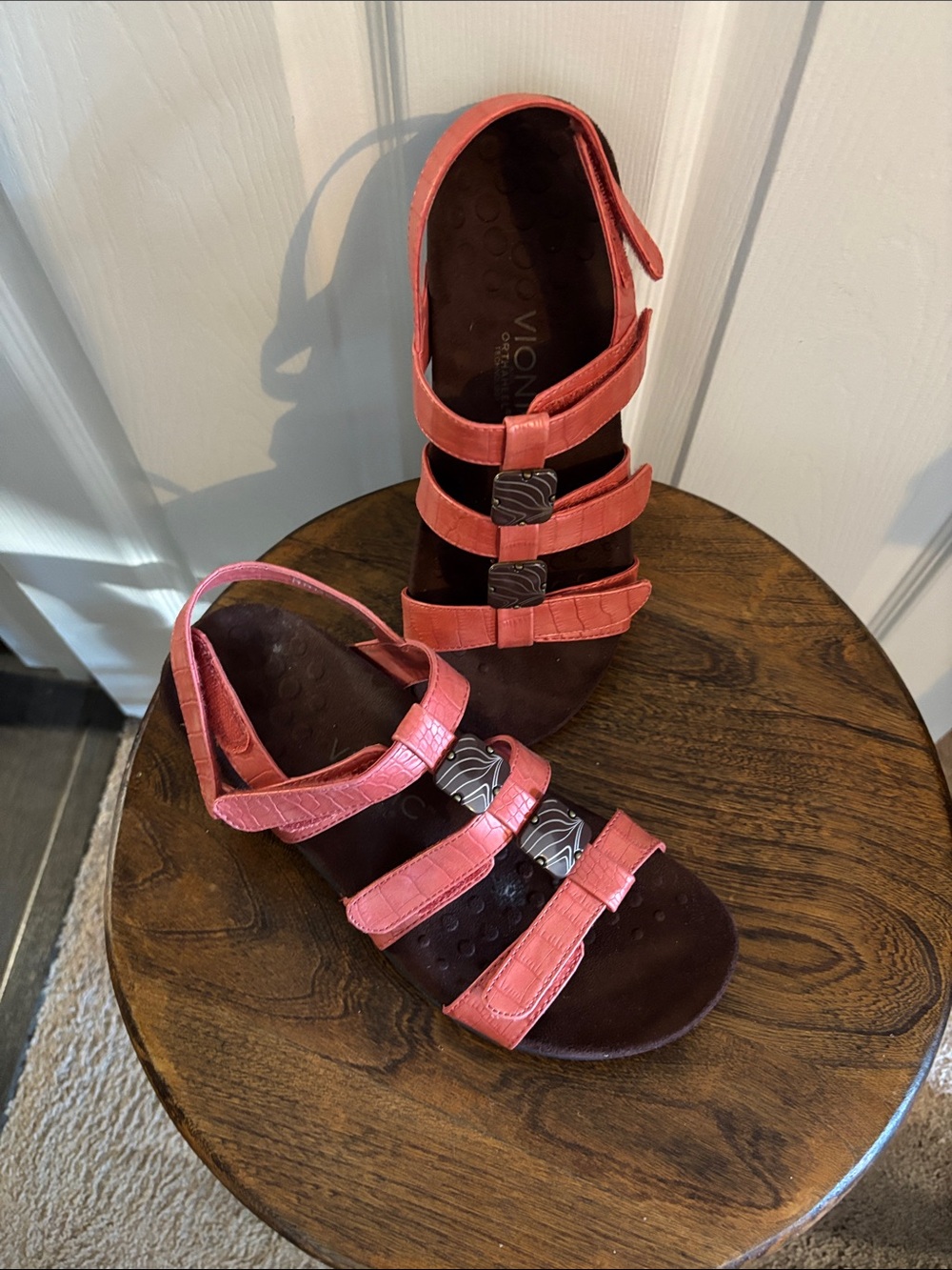 Vionic Coral Strappy Women's Sandals with Decorative Buckles